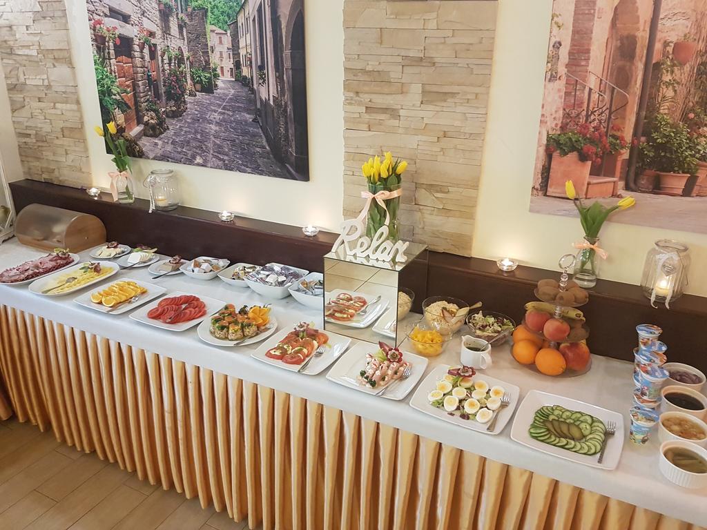 Hotel Relax Kęty Dış mekan fotoğraf