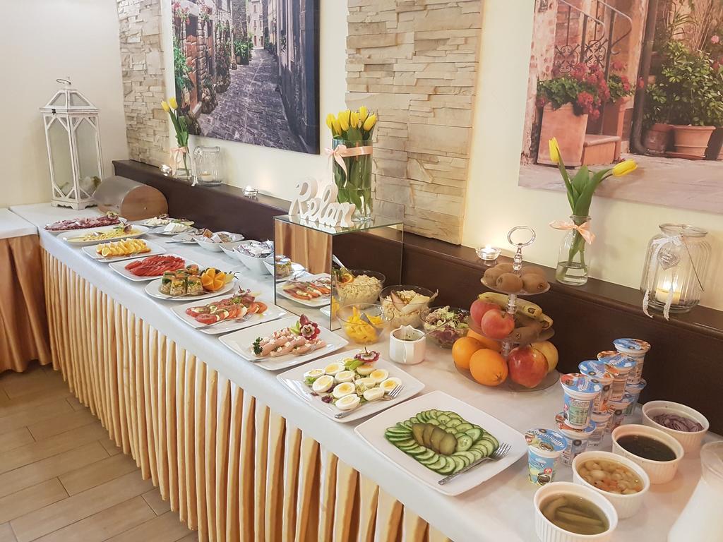 Hotel Relax Kęty Dış mekan fotoğraf