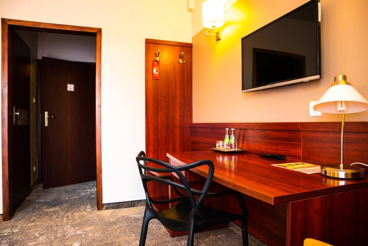 Hotel Relax Kęty Dış mekan fotoğraf